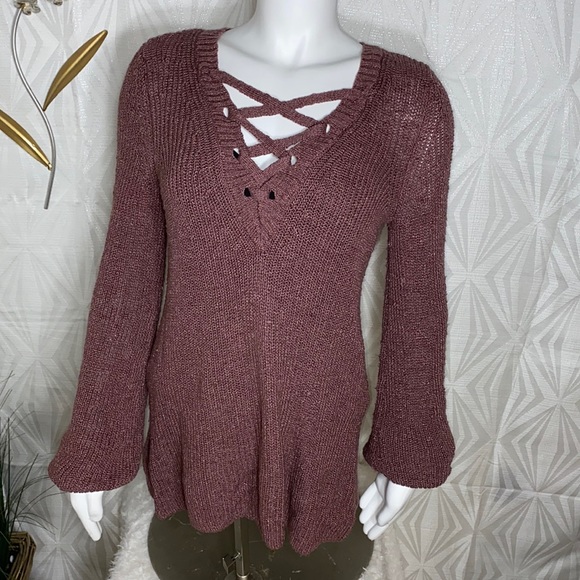 American Eagle Outfitters Sweaters - 🌼 American Eagle Sweater Mauve Ribbed Knit V Neck Lace Up